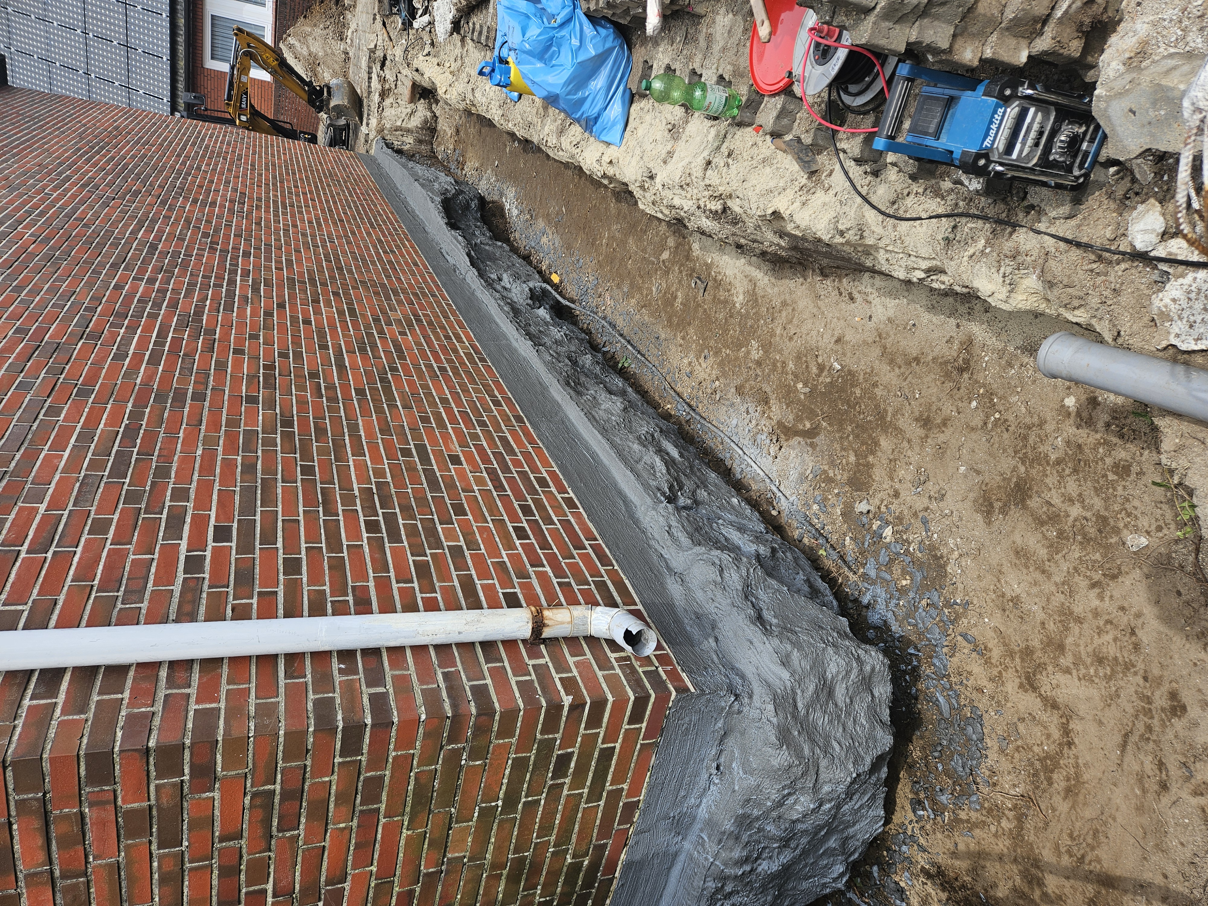 Drainage & Entwässerung von Erd- und Baggerarbeiten Funk