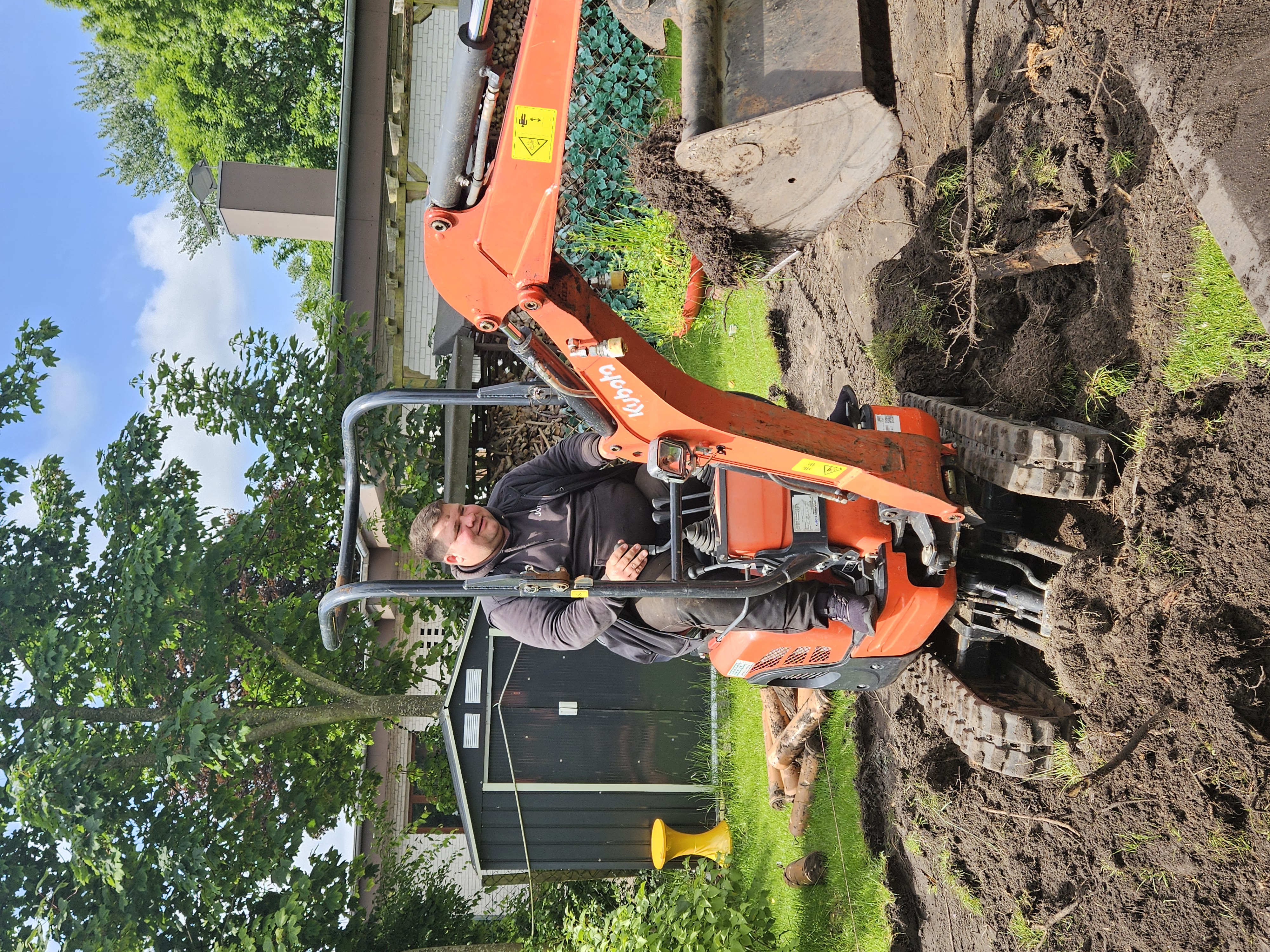 Gartengestaltung & Außenanlagen von Erd- und Baggerarbeiten Funk