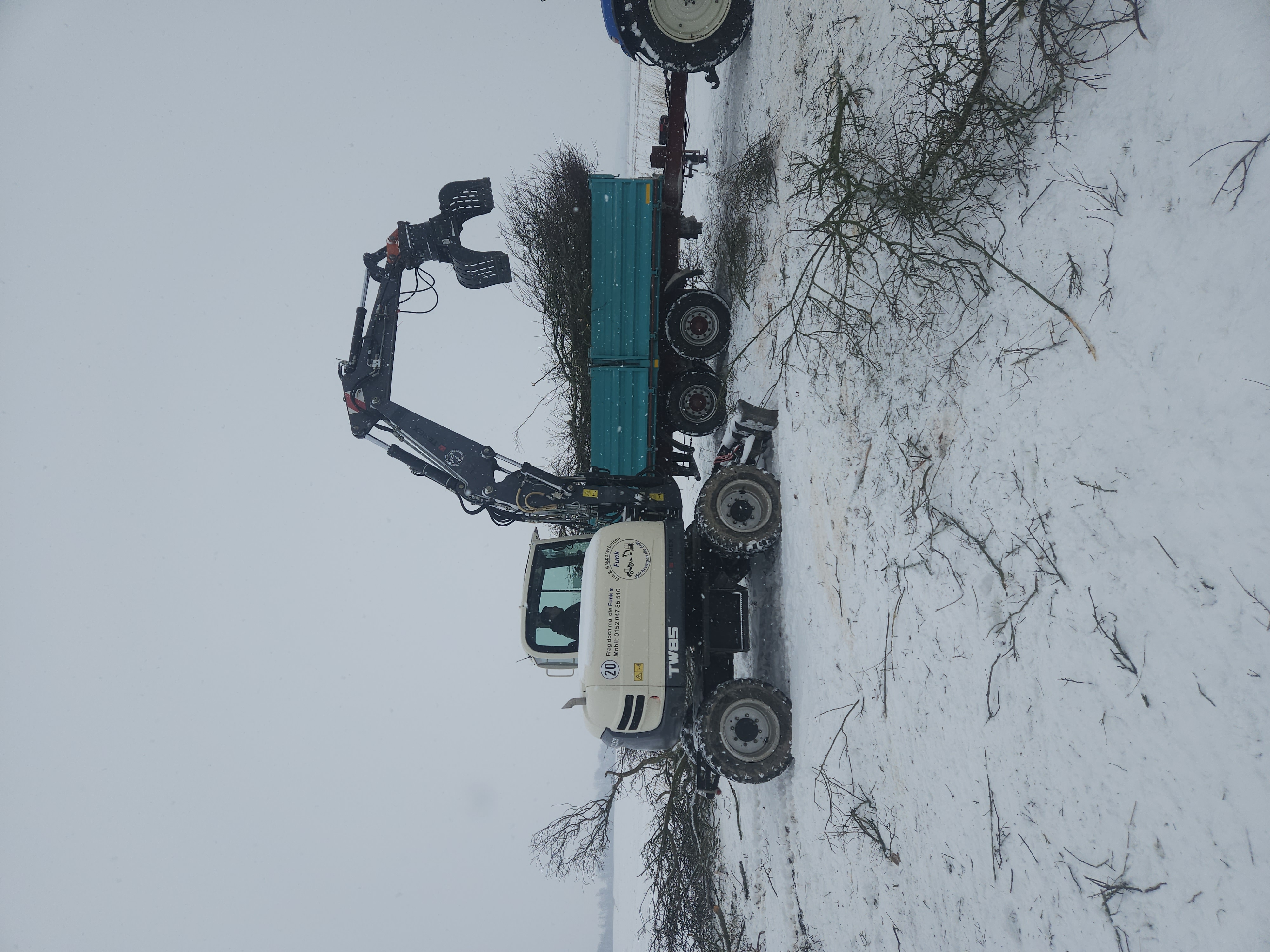 Winterdienst von Erd- und Baggerarbeiten Funk